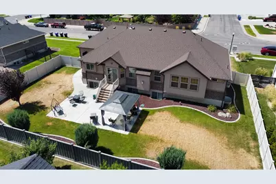 1201 S Shotley Bridge Dr, Syracuse, UT 84075 - Photo 2
