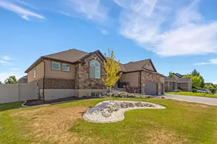 1201 S Shotley Bridge Dr, Syracuse, UT 84075 - Photo 38