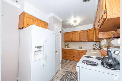 1545 N 300 W, Bountiful, UT 84010 - Photo 14