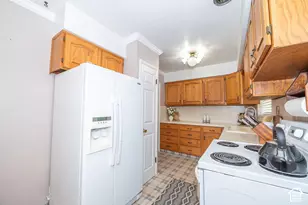 1545 N 300 W, Bountiful, UT 84010 - Photo 14
