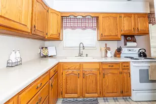 1545 N 300 W, Bountiful, UT 84010 - Photo 10