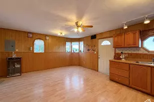 215 S 200 E, Elmo, UT 84521 - Photo 4