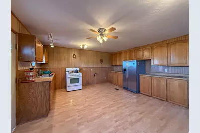 215 S 200 E, Elmo, UT 84521 - Photo 2