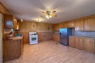215 S 200 E, Elmo, UT 84521 - Photo 2