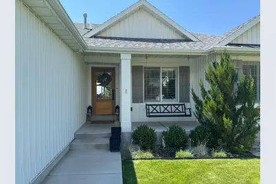 101 S 1200 E, Smithfield, UT 84335 - Photo 2