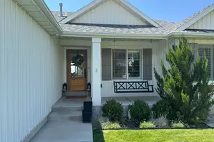 101 S 1200 E, Smithfield, UT 84335 - Photo 2