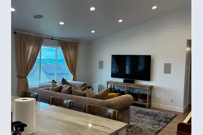 101 S 1200 E, Smithfield, UT 84335 - Photo 4