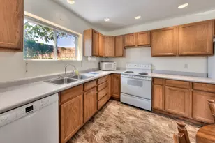 890 E Oak St, Moab, UT 84532 - Photo 14
