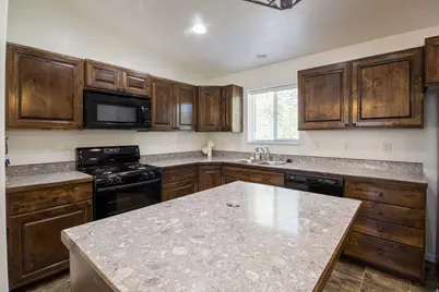 340 W Main St, Myton, UT 84052 - Photo 10