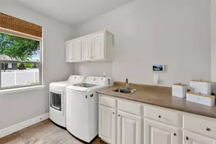 8391 S Lorimer Ln, Sandy, UT 84070 - Photo 16
