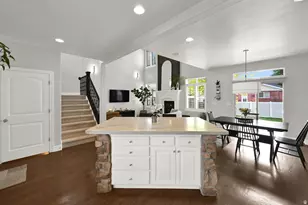 8391 S Lorimer Ln, Sandy, UT 84070 - Photo 8