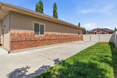2513 W 775 N, Layton, UT 84041 - Photo 12