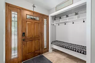 10927 S Lostwood Dr, Sandy, UT 84092 - Photo 2