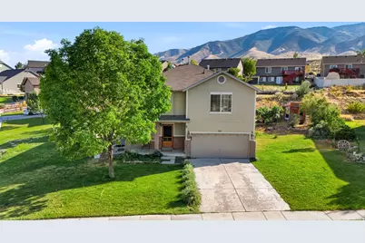 261 W Kestrel Dr, Saratoga Springs, UT 84045 - Photo 2