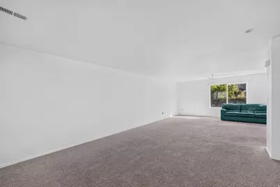 261 W Kestrel Dr, Saratoga Springs, UT 84045 - Photo 4