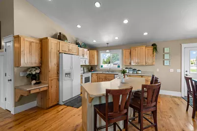 1133 S Bridgecreek Ln W, Layton, UT 84041 - Photo 10