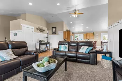 1133 S Bridgecreek Ln W, Layton, UT 84041 - Photo 6
