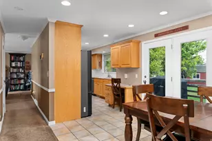 1204 W 10610 S, South Jordan, UT 84095 - Photo 10