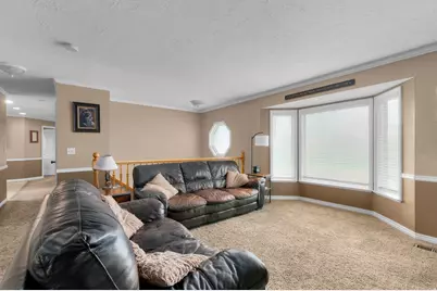 1204 W 10610 S, South Jordan, UT 84095 - Photo 4
