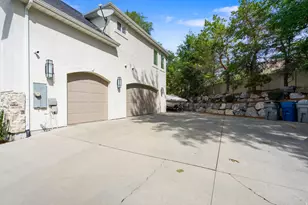 342 W Millcreek Rd, Pleasant Grove, UT 84062 - Photo 48
