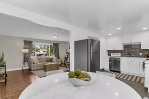 6685 S 1680 E, Cottonwood Heights, UT 84121 - Photo 12