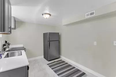6685 S 1680 E, Cottonwood Heights, UT 84121 - Photo 24