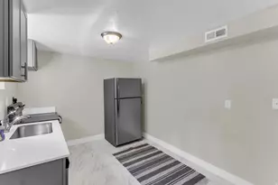 6685 S 1680 E, Cottonwood Heights, UT 84121 - Photo 24