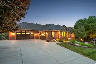 4220 Summerwood Dr, Bountiful, UT 84010 - Photo 2