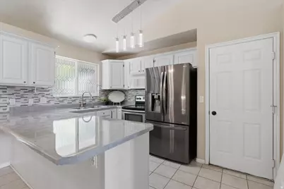 566 S 640 W, Lehi, UT 84043 - Photo 4