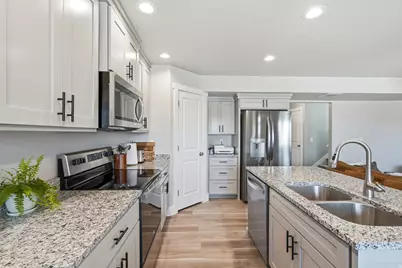 356 E 2075 N, North Logan, UT 84341 - Photo 4