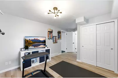 5334 S Castlegate Dr, Salt Lake City, UT 84117 - Photo 18