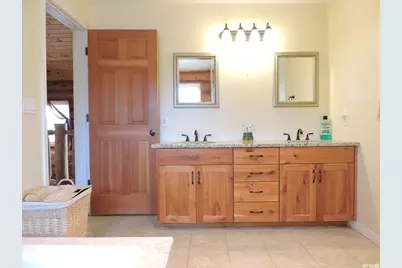 5390 N Eagle Dr, Kenilworth, UT 84529 - Photo 16