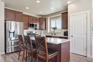 1576 E Lowe Peak Dr, Eagle Mountain, UT 84005 - Photo 10