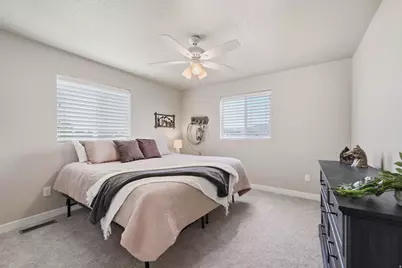 1576 E Lowe Peak Dr, Eagle Mountain, UT 84005 - Photo 26