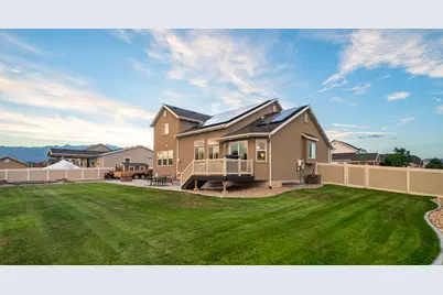 1576 E Lowe Peak Dr, Eagle Mountain, UT 84005 - Photo 32
