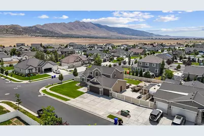 1576 E Lowe Peak Dr, Eagle Mountain, UT 84005 - Photo 44