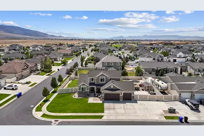 1576 E Lowe Peak Dr, Eagle Mountain, UT 84005 - Photo 1