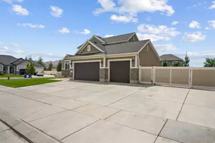 1576 E Lowe Peak Dr, Eagle Mountain, UT 84005 - Photo 4