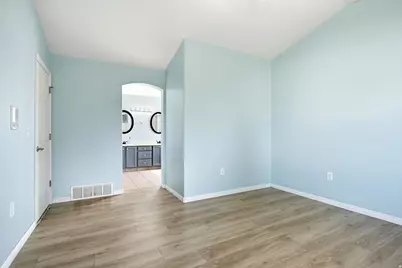 5253 S Midland Dr W, Roy, UT 84067 - Photo 22