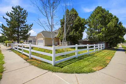 5253 S Midland Dr W, Roy, UT 84067 - Photo 4