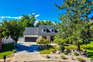 1786 N Country Circle, Centerville, UT 84014 - Photo 2