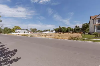 1056 W 425 S #2, Lehi, UT 84048 - Photo 2
