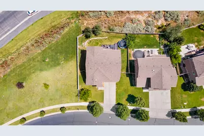 7788 N Brookwood Dr E, Eagle Mountain, UT 84005 - Photo 2