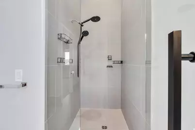 7045 S 300 E, Midvale, UT 84047 - Photo 32
