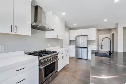 7045 S 300 E, Midvale, UT 84047 - Photo 8