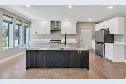 7045 S 300 E, Midvale, UT 84047 - Photo 6
