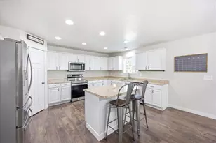 365 S Jordan Way, Lehi, UT 84043 - Photo 8