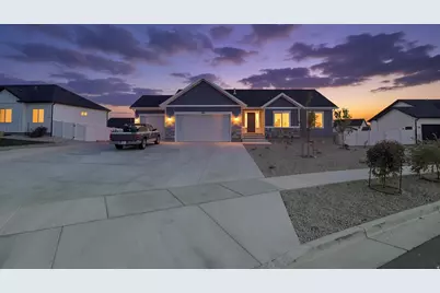 644 W Prairie Hawk Way, Grantsville, UT 84029 - Photo 2