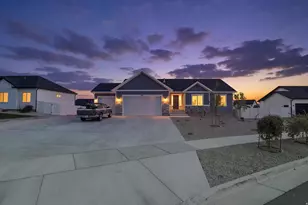 644 W Prairie Hawk Wy, Grantsville, UT 84029 - Photo 2