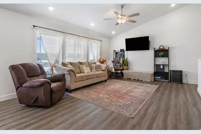 644 W Prairie Hawk Way, Grantsville, UT 84029 - Photo 10